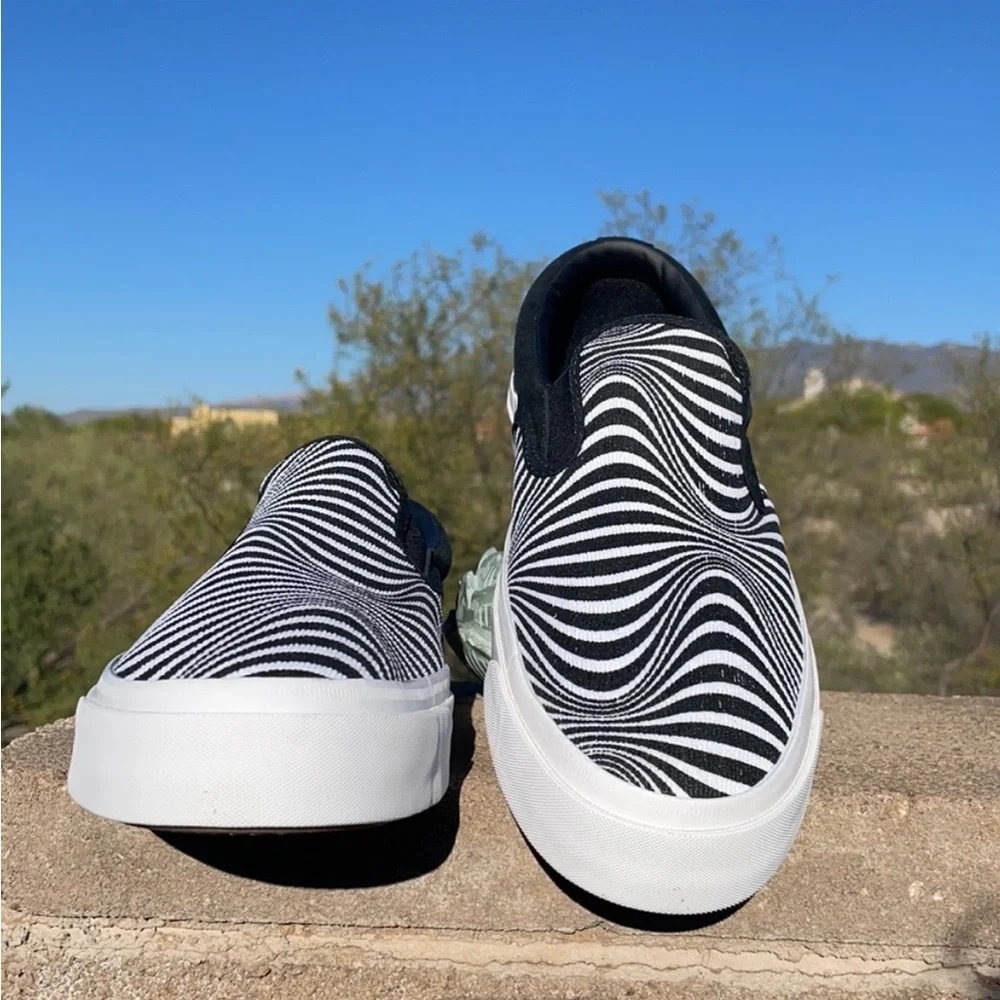 New Trippy Two Tone Psychedelic Converse One Star Slip On Sneakers - Picture 11 of 14